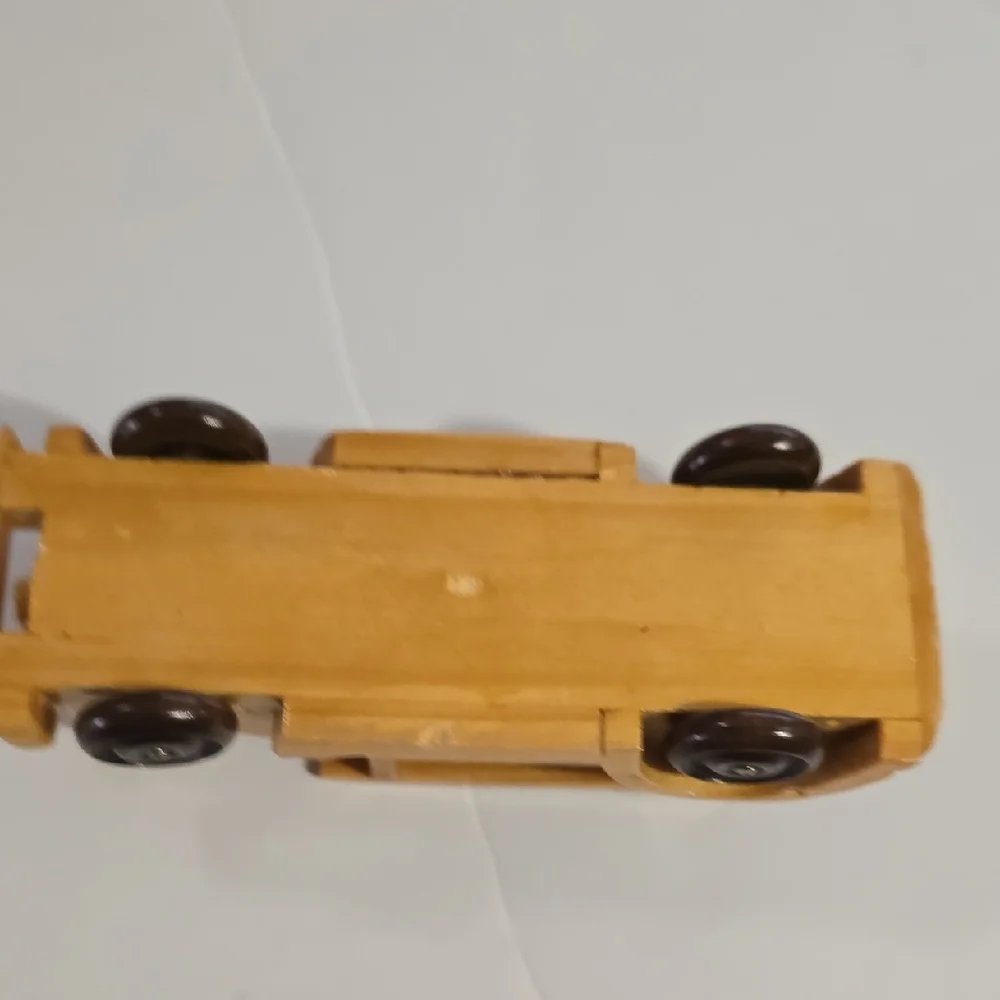 Classic Retro Hand-Crafted, Vintage-Style Wooden Model Car